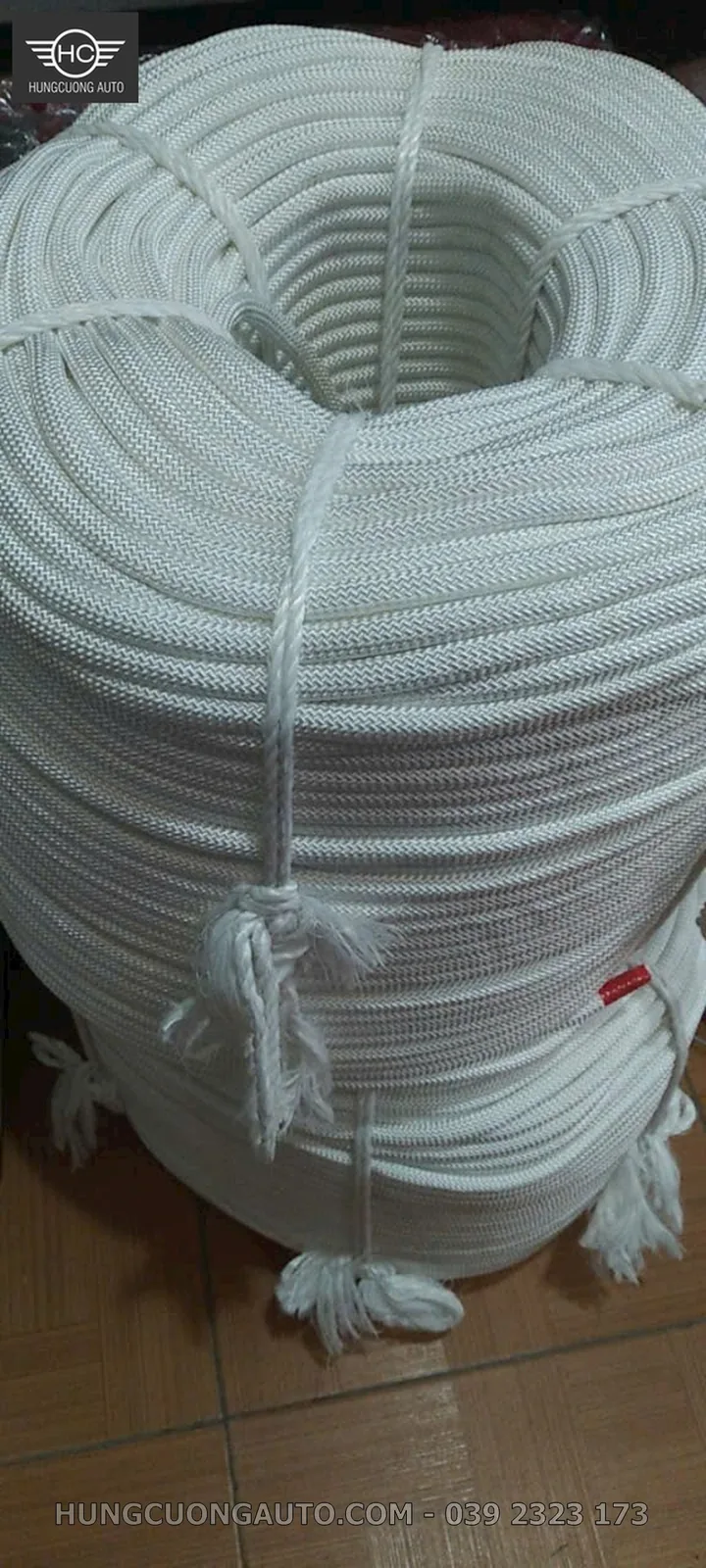 Cuộn chỉ polyester trắng VTD dùng gia công dây và sản phẩm kỹ thuật, phù hợp nội dung “Giao Dây Dù Kéo Bạt Toàn Quốc – Phí Ship Và Chành Xe”