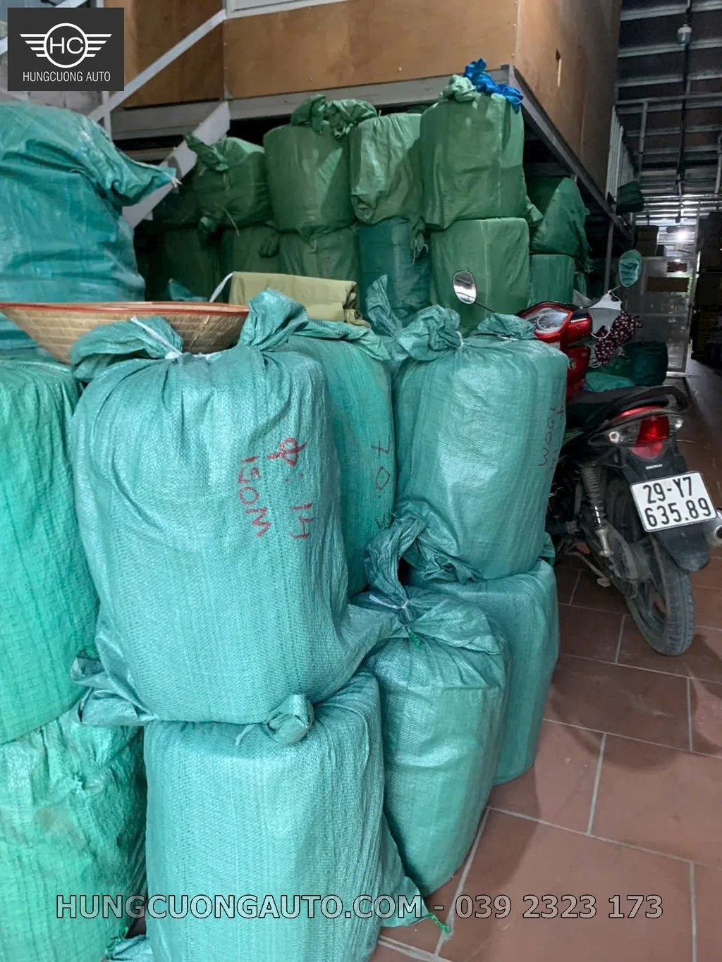 Kho dây dù số lượng lớn của Hùng Cường Auto phục vụ bán buôn và dự án, phù hợp nội dung “Giao Dây Dù Kéo Bạt Toàn Quốc – Phí Ship Và Chành Xe”