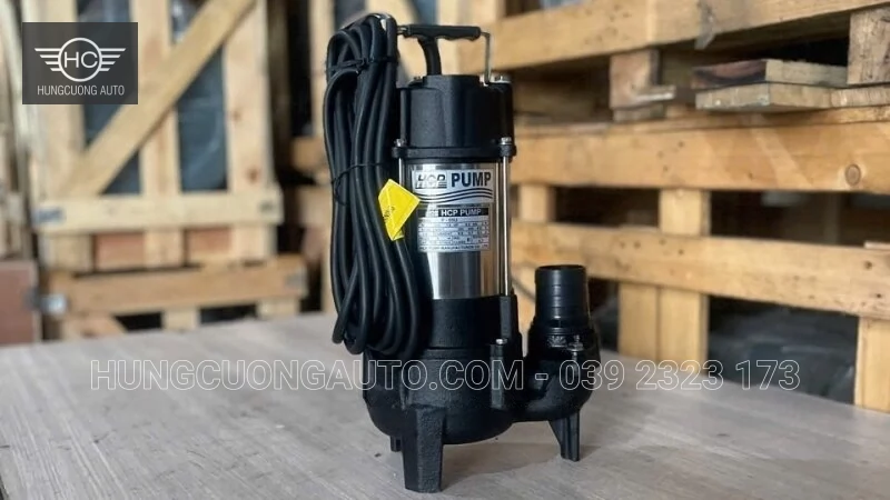 Bơm chìm HCP PUMP với dây điện cuộn ở phía bên