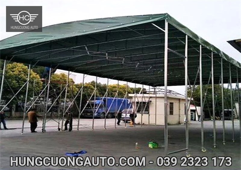 Lắp dựng mái bạt khung kéo có bánh xe tại sân