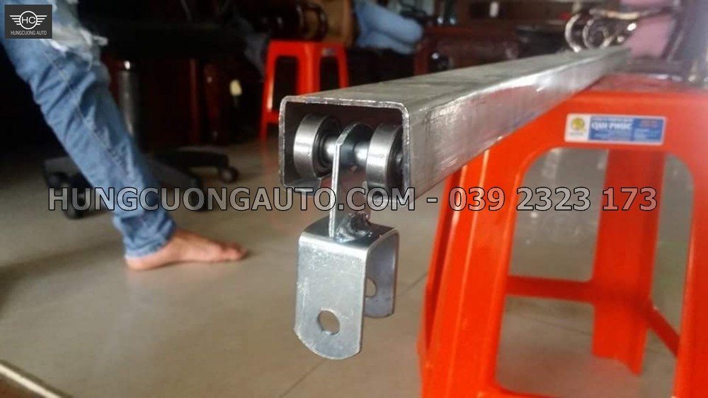 Mẫu ray và cụm bánh treo, ảnh tham chiếu lắp ghép chưa xác nhận mã sản phẩm