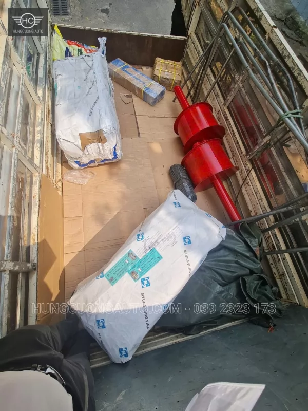 bàn giao vật tư, phụ kiện mái bạt xếp cho khách hàng tại Mê Linh, Hà Nội, phục vụ hai mái có kích thước mỗi mái rộng 6,85 m, dài 19 m - Gia công tại xưởng + giao hàng, Mê Linh Hà Nội, 2026-10-13 - ảnh 3